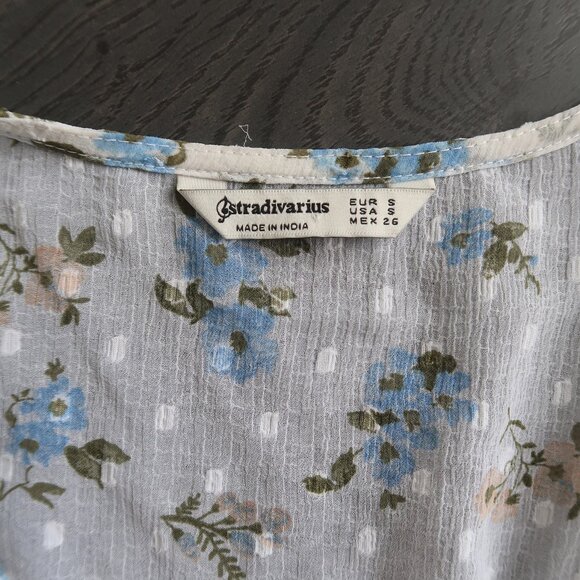 Stradivarius Sheer Floral Top - Picture 3 of 4